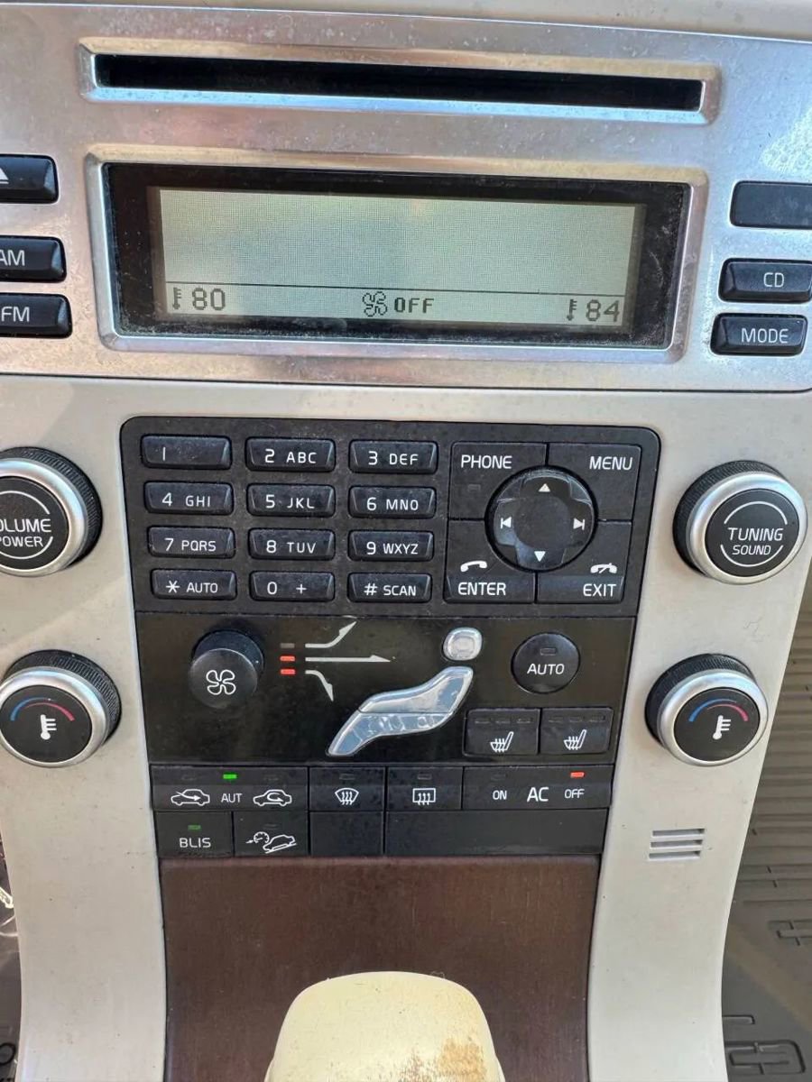 Used 2010 Volvo XC70 3.2 image 7