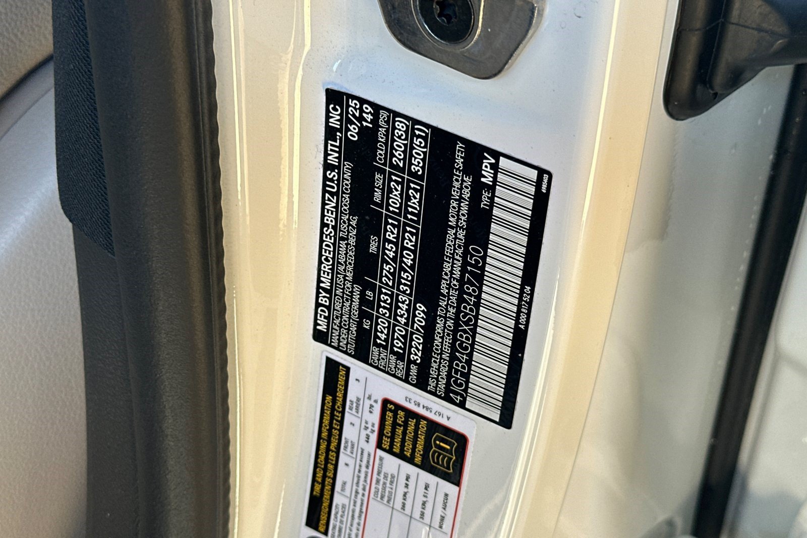 Certified 2025 Mercedes-Benz GLE 450e 4MATIC image 37