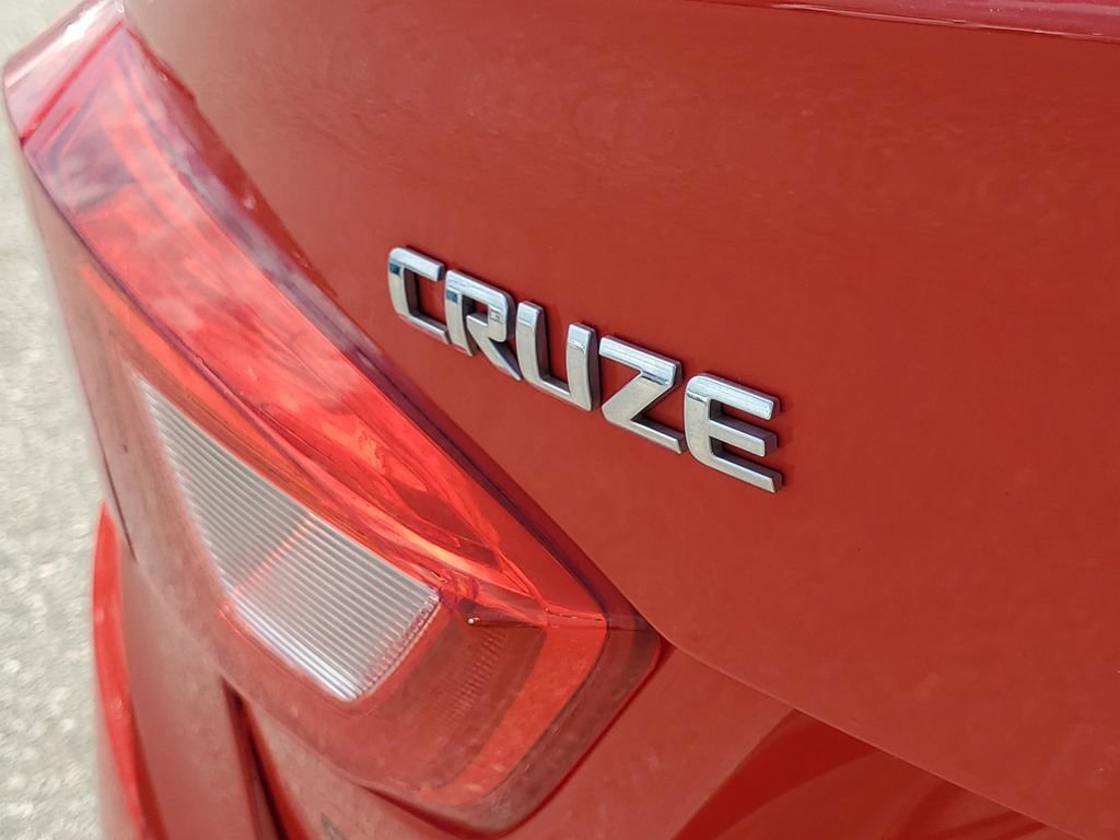 Used 2017 Chevrolet Cruze LT FWD image 7