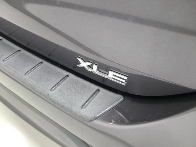 Used 2022 Toyota Highlander XLE FWD image 8