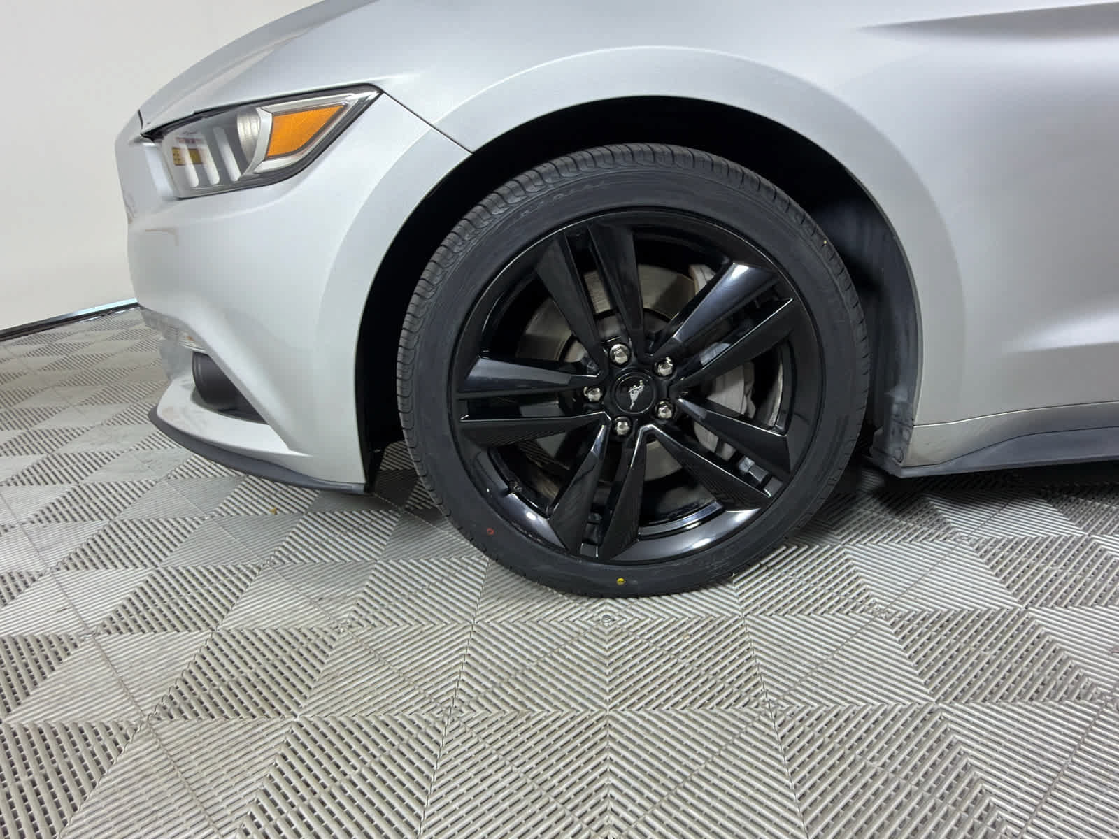 Used 2016 Ford Mustang Premium w/ Ecoboost Performance Package RWD image 10