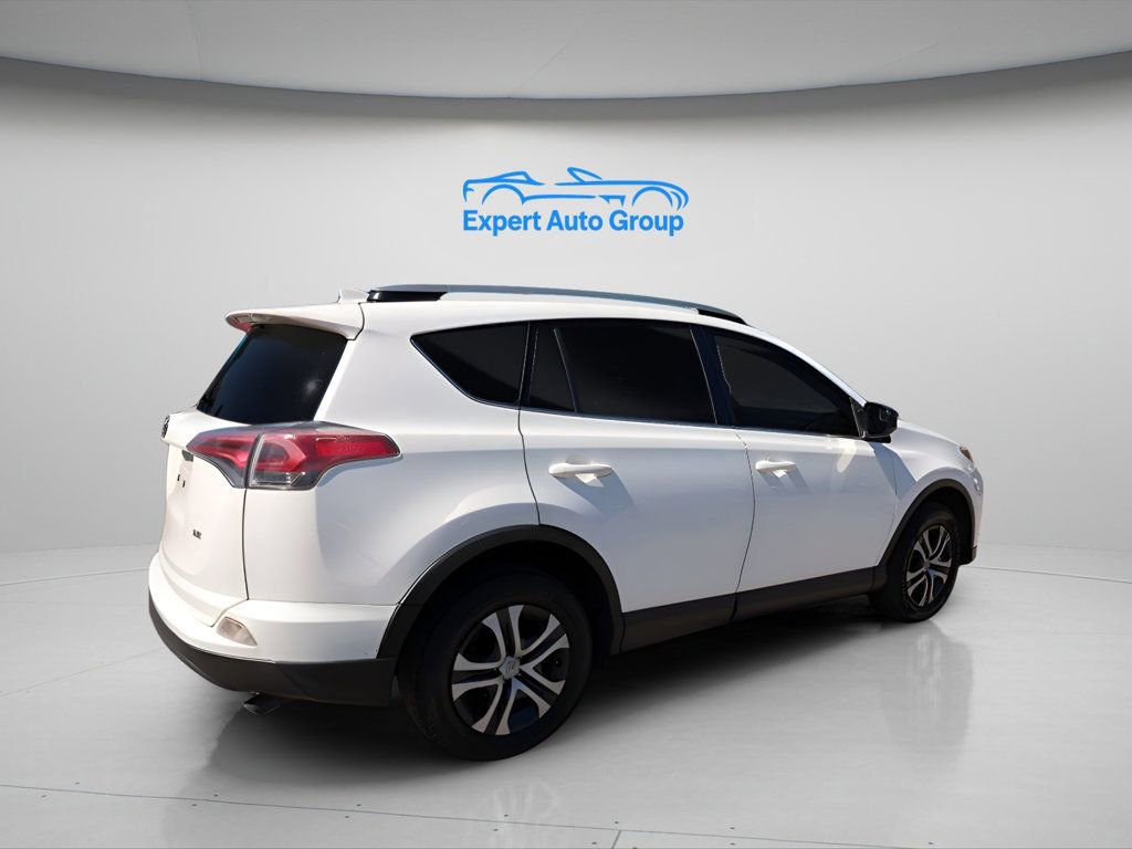 Used 2018 Toyota RAV4 LE image 6