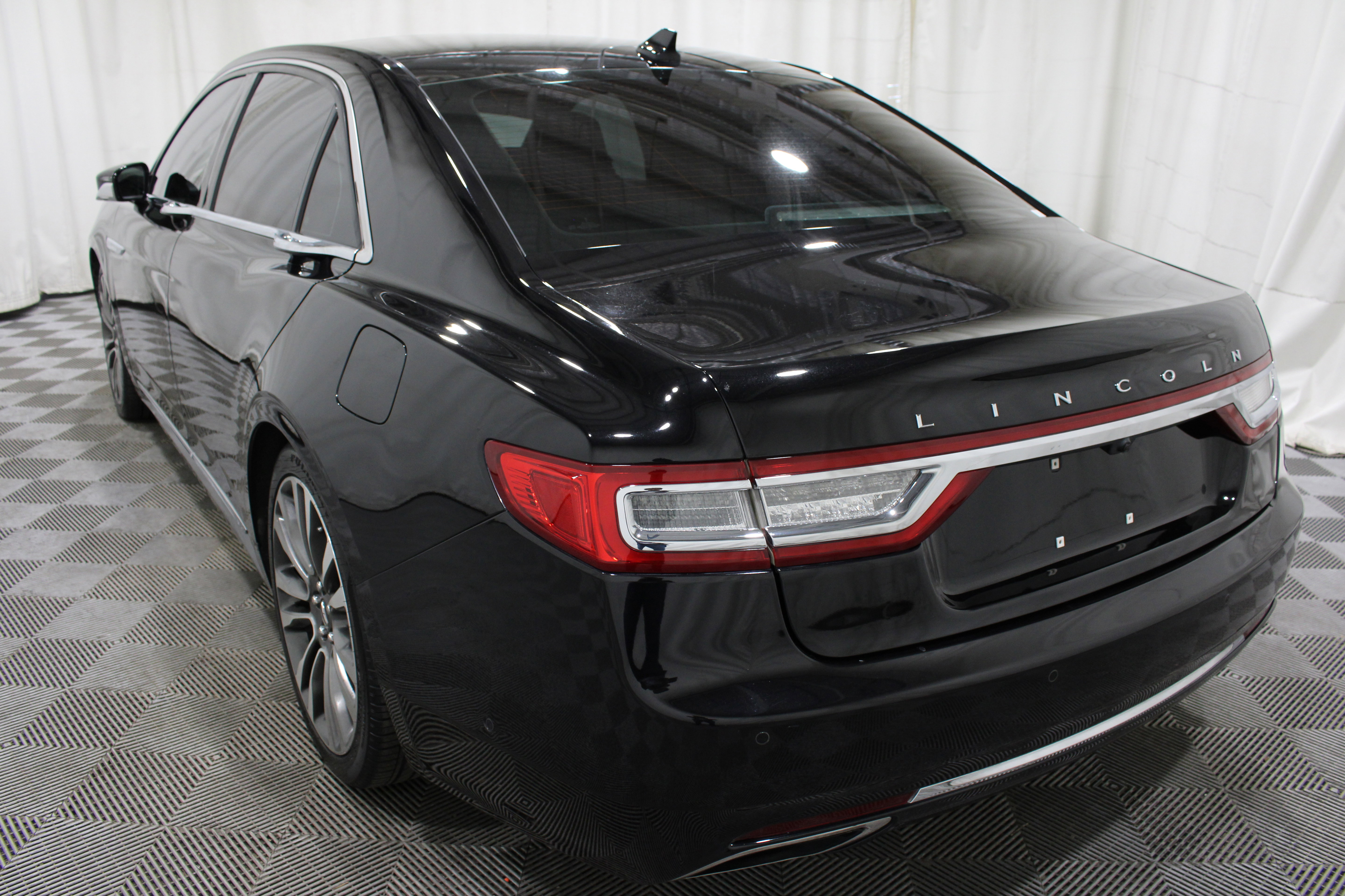 Used 2019 Lincoln Continental Reserve w/ Rear Seat Package FWD image 31