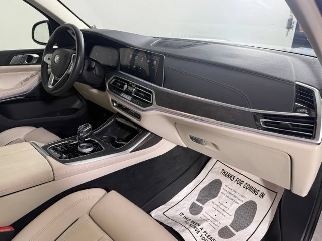 Used 2022 BMW X7 xDrive40i w/ Premium Package AWD/4WD image 31