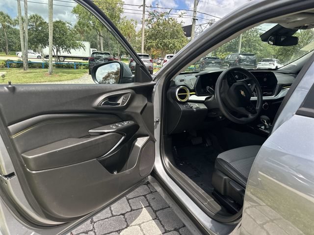 Used 2024 Chevrolet Trax LT FWD image 22