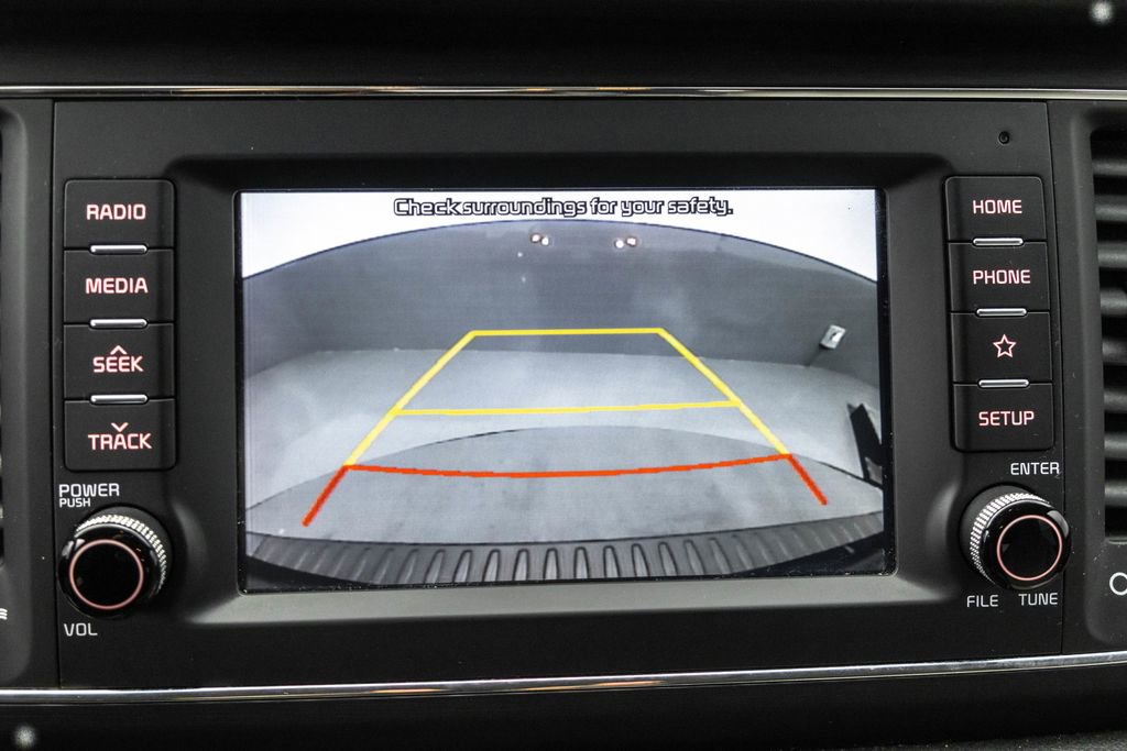 Used 2021 Kia Sedona LX image 19