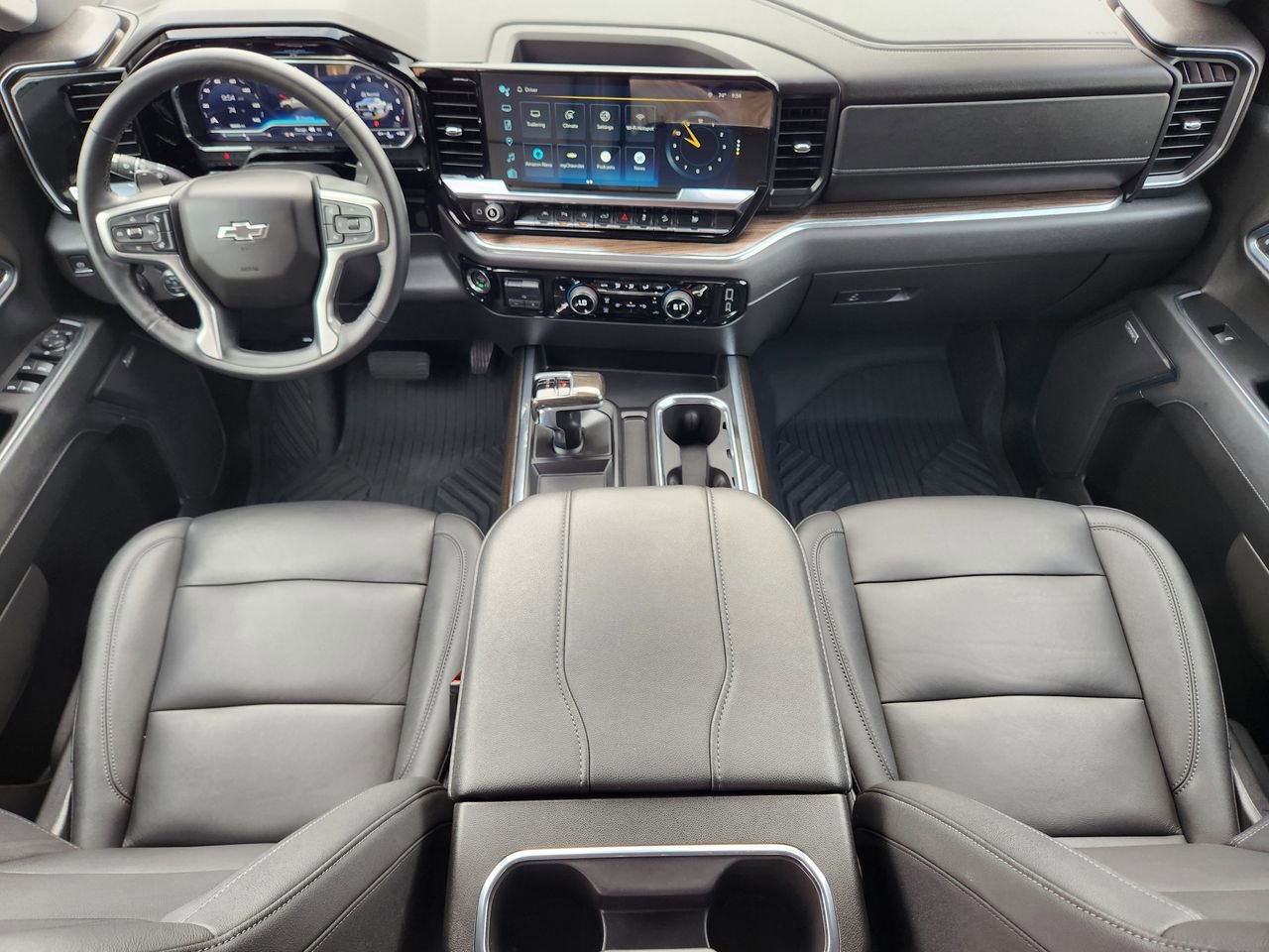 Used 2024 Chevrolet Silverado 1500 LT Trail Boss w/ Convenience Package II AWD/4WD image 24