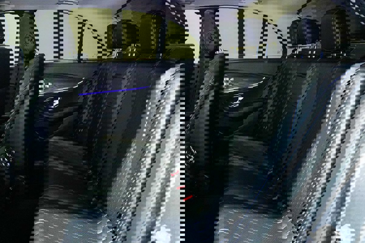 Used 2018 Mercedes-Benz E 300 image 18