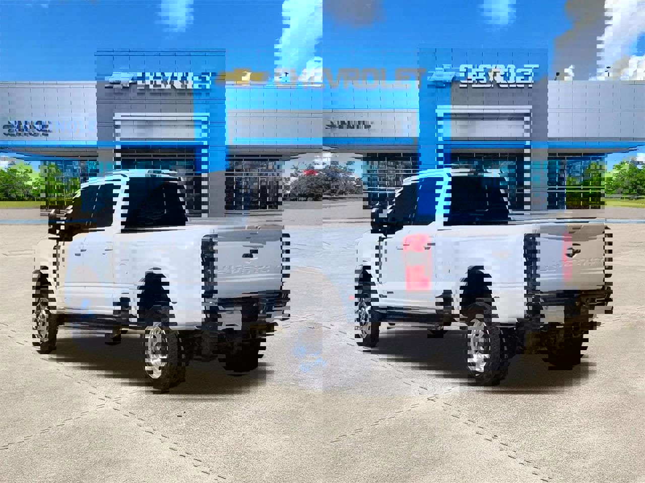 Used 2023 Ford F450 Lariat AWD/4WD image 3