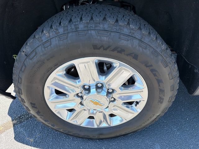 Used 2025 Chevrolet Silverado 3500 High Country w/ High Country Premium Package AWD/4WD image 11