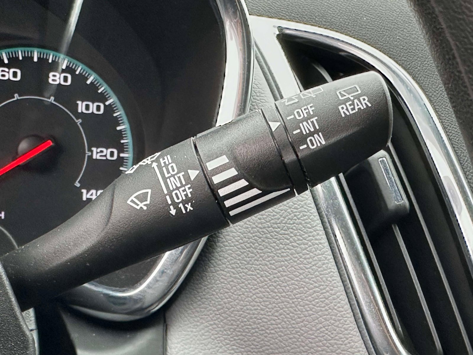 Certified 2024 Chevrolet Equinox LS AWD/4WD image 30