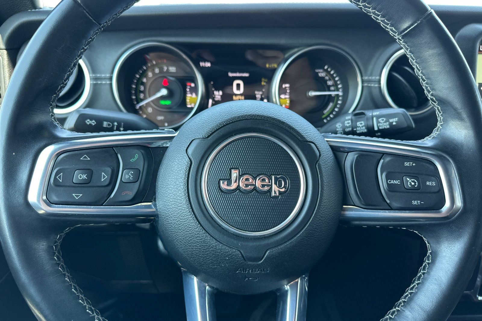 Used 2022 Jeep Wrangler Unlimited Sahara AWD/4WD image 30