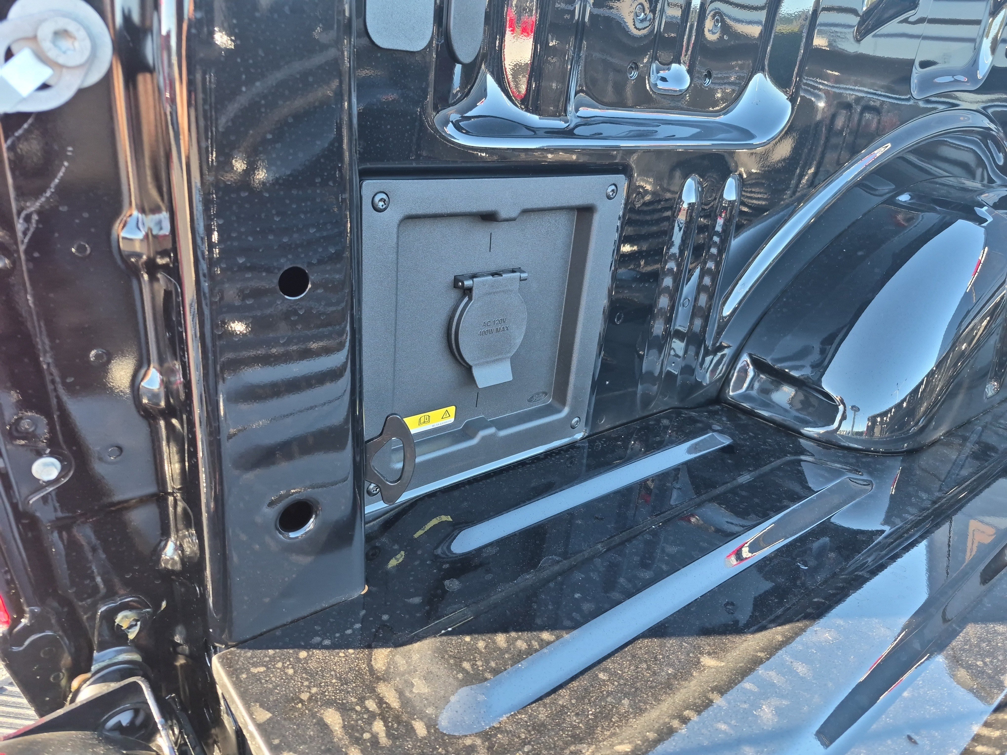 New 2025 Ford F150 Lariat w/ Equipment Group 501A Mid image 8