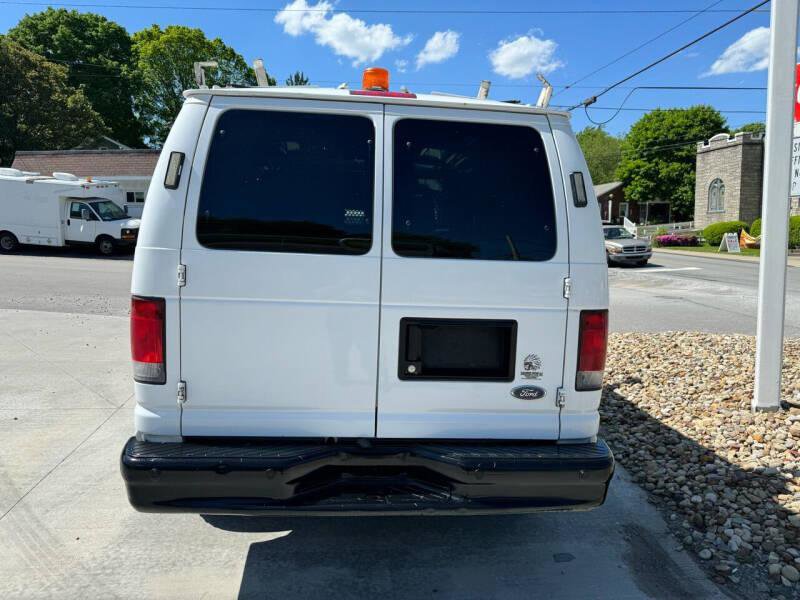 Used 2014 Ford E-250 and Econoline 250 w/ Power Group RWD image 4