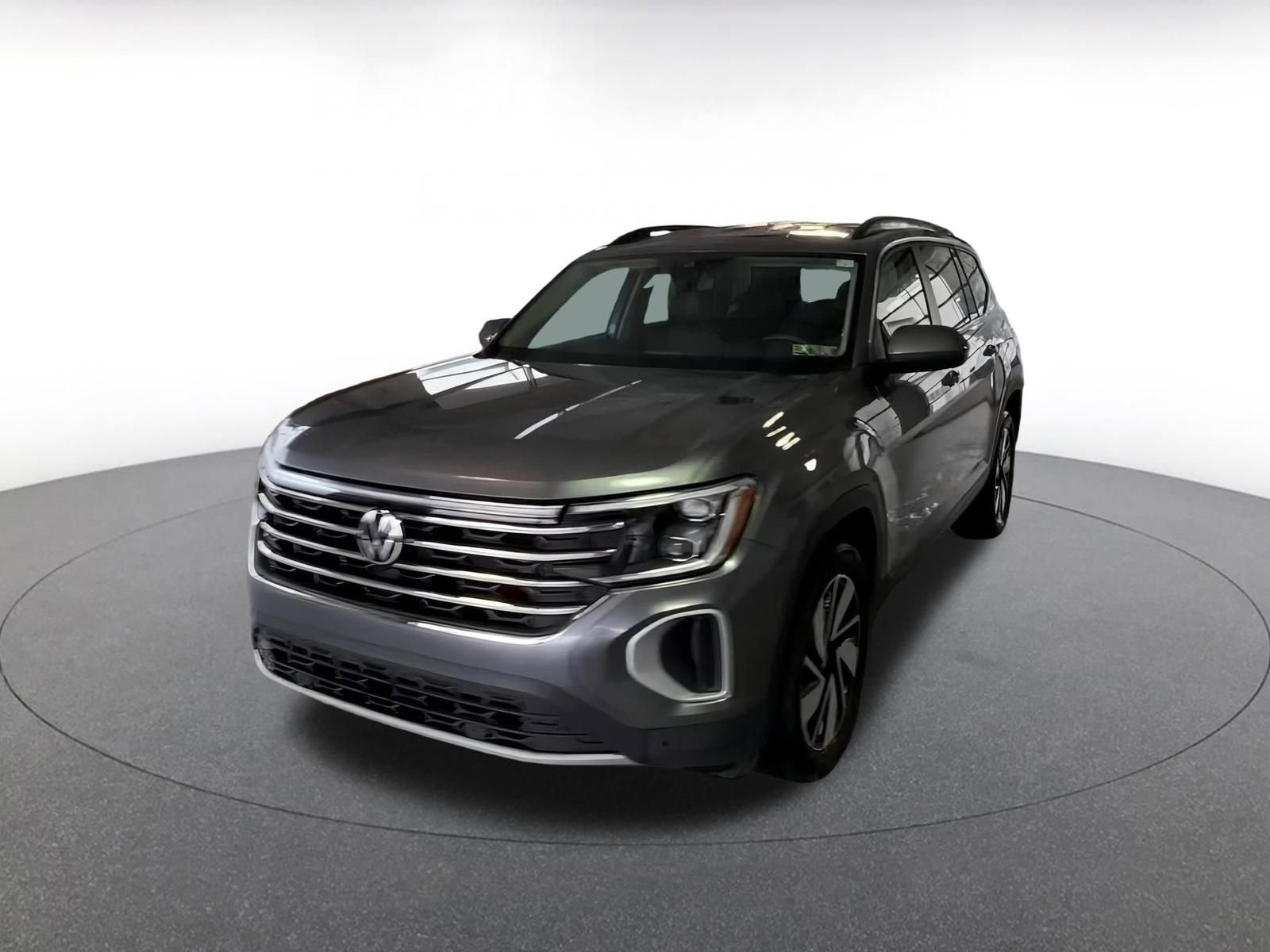 Used 2025 Volkswagen Atlas SE image 6