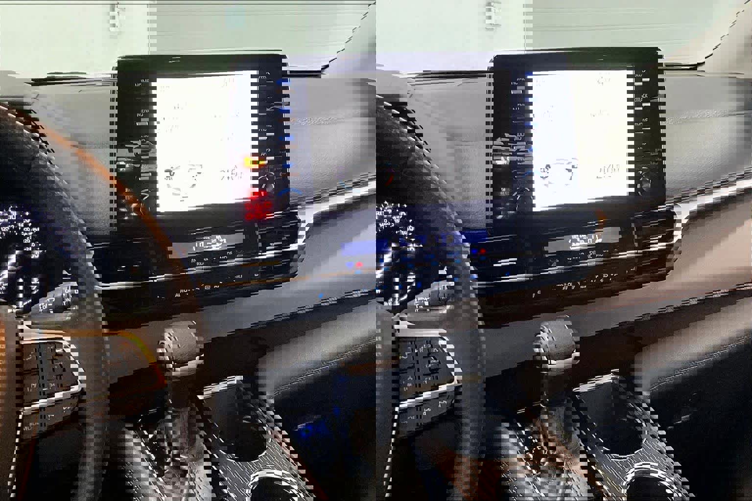 Used 2022 Toyota Sienna XLE image 14