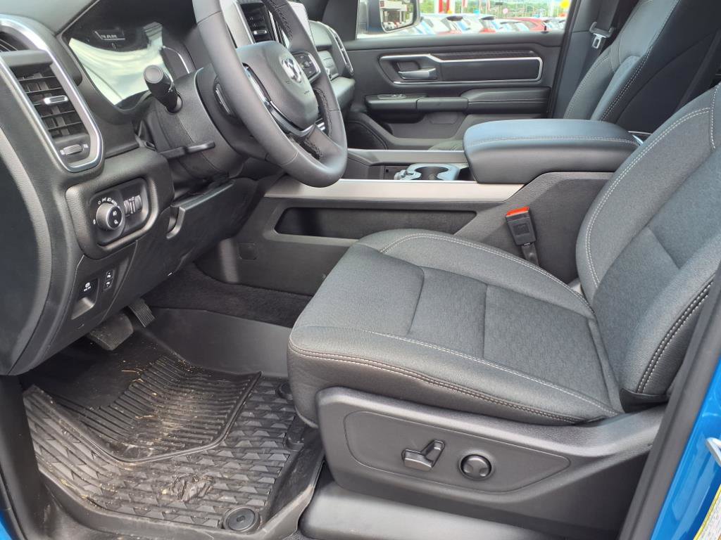 Used 2025 RAM 1500 Big Horn AWD/4WD image 8
