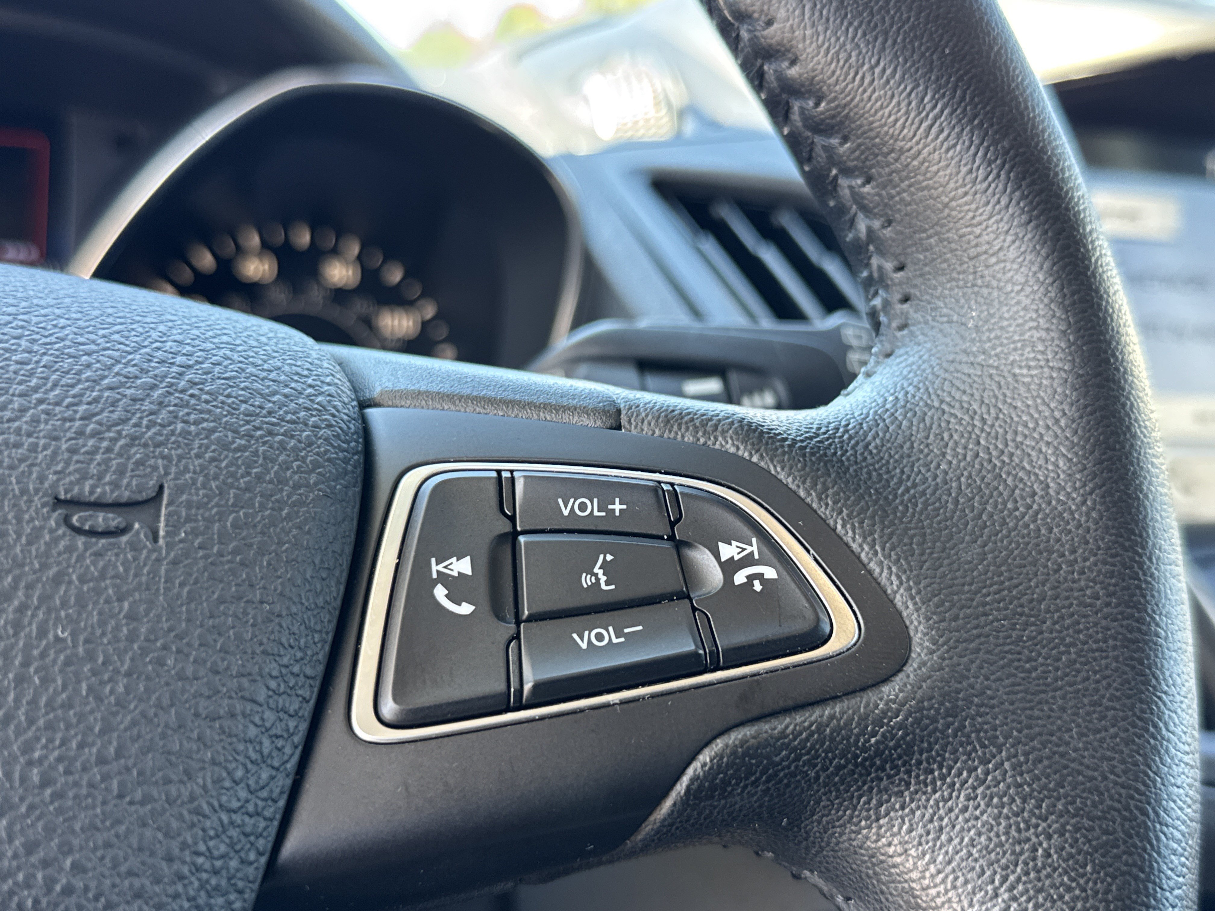 Used 2019 Ford Escape SEL FWD image 15