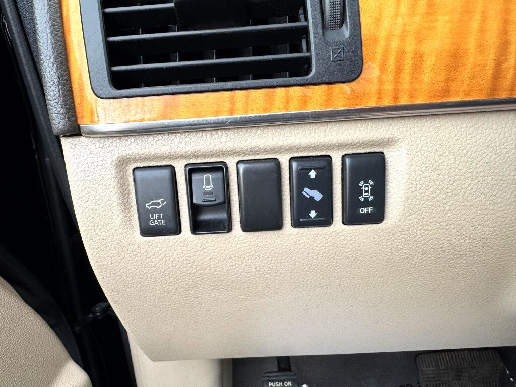 Used 2015 Nissan Armada Platinum image 26