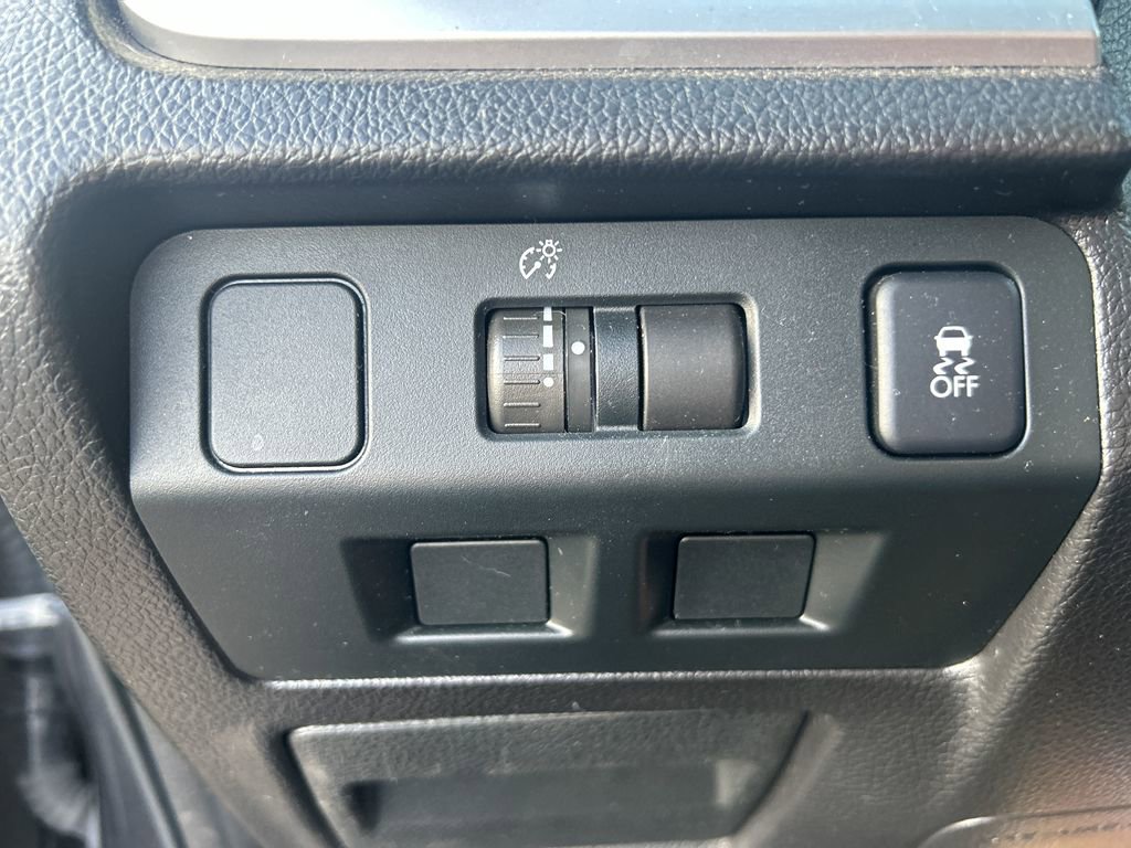 Used 2014 Subaru Crosstrek 2.0i Limited image 14