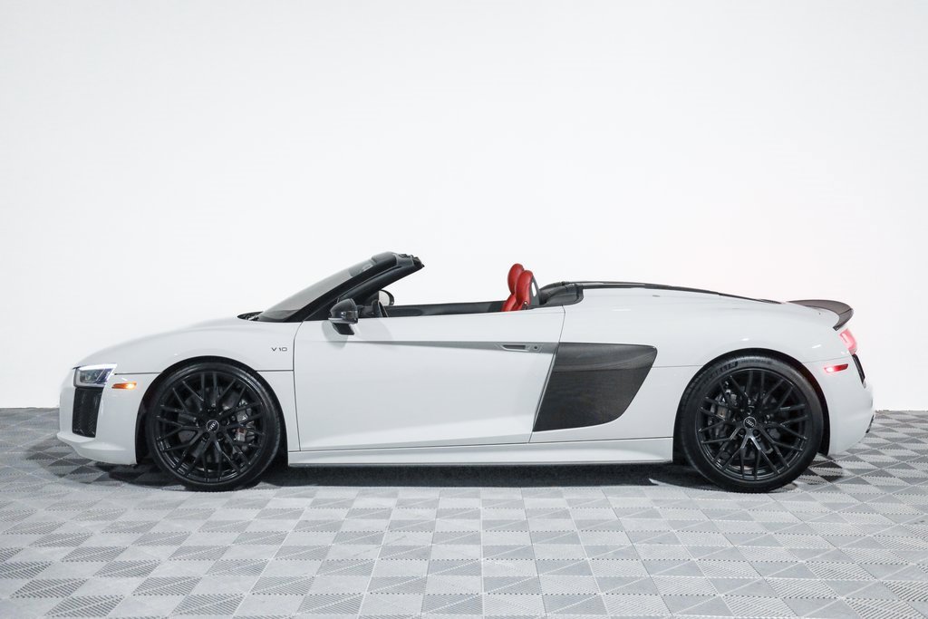 Used 2018 Audi R8 V10 plus image 19