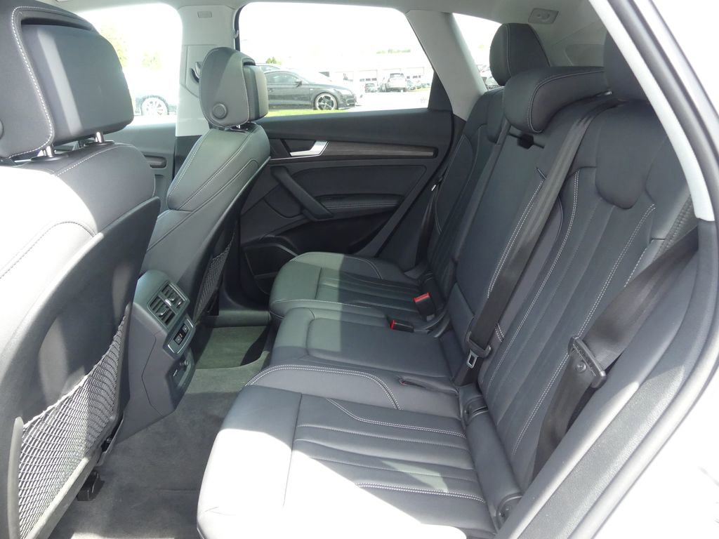 Used 2025 Audi Q5 e Premium Plus w/ Premium Plus Package image 12