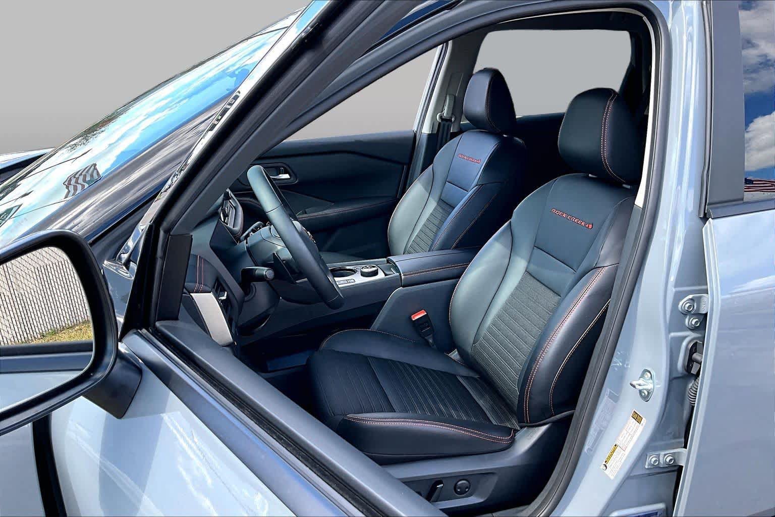 Certified 2025 Nissan Rogue SV AWD/4WD image 7