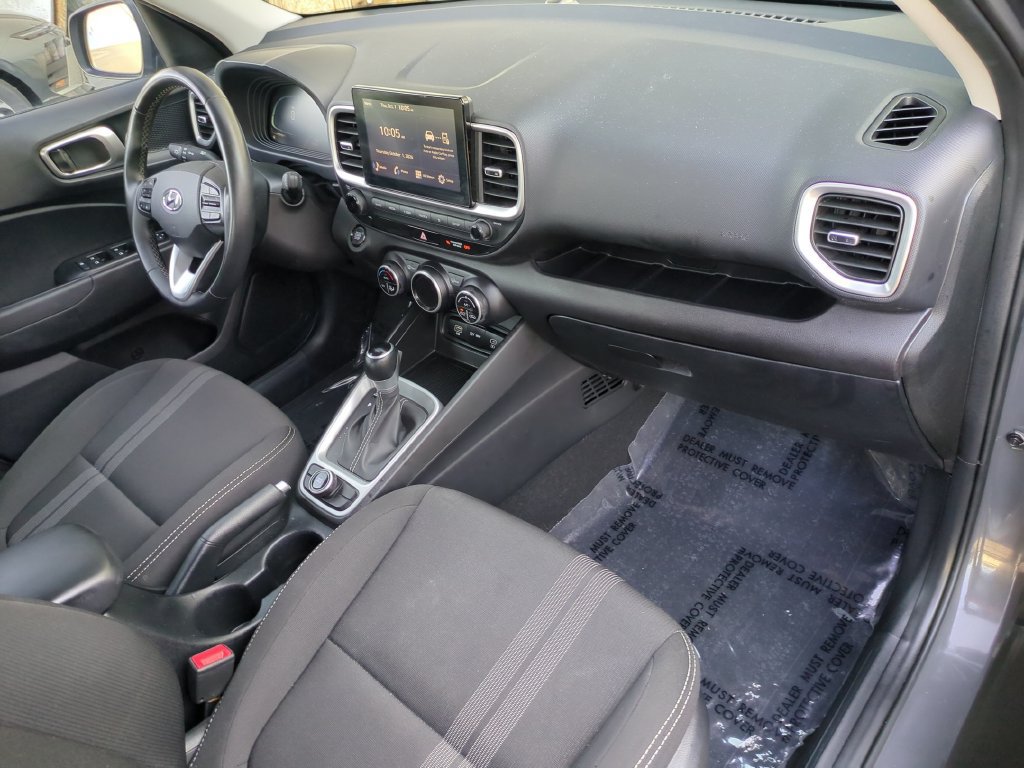 Certified 2025 Hyundai Venue SEL FWD image 10