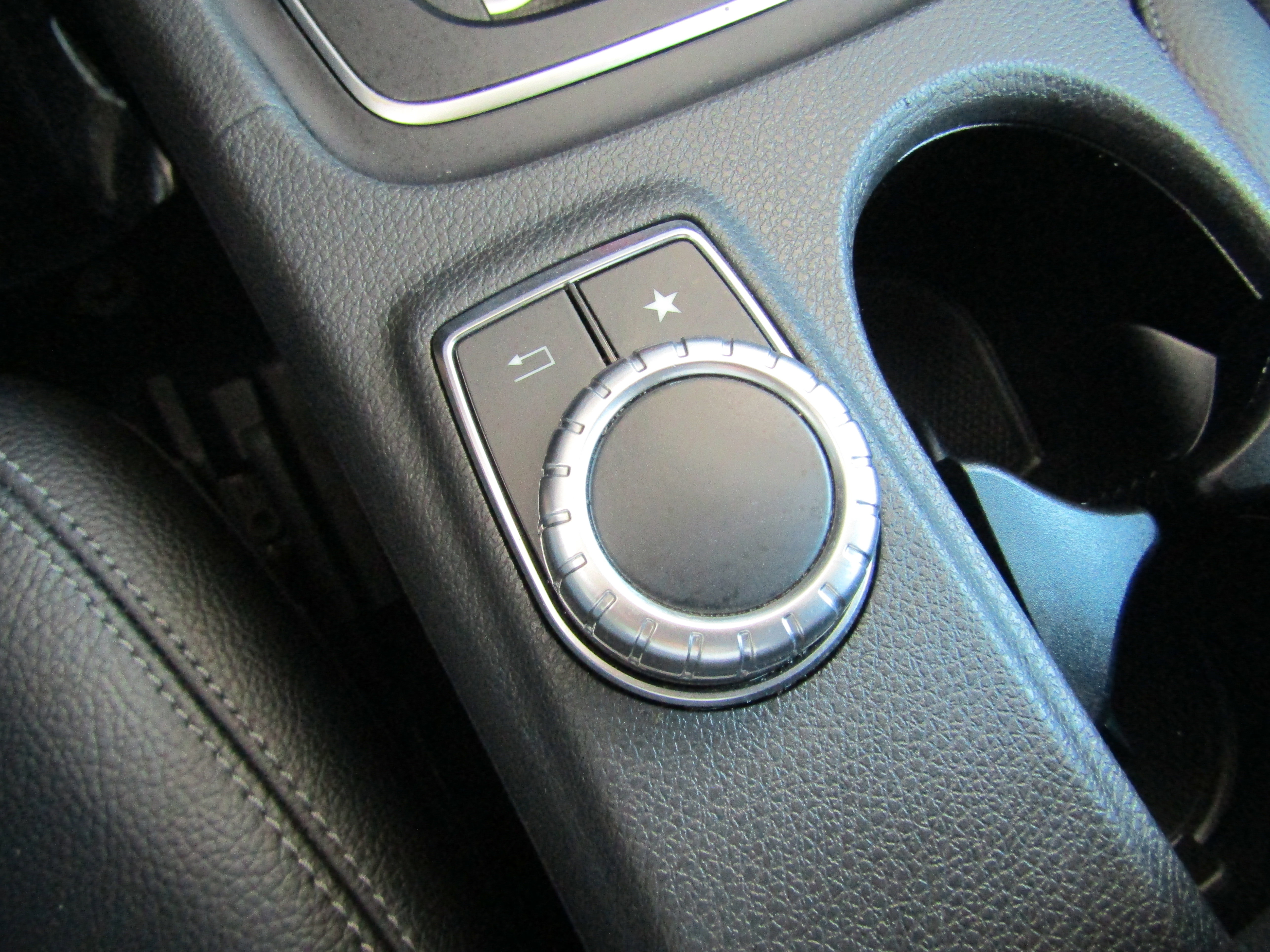 Used 2020 Mercedes-Benz GLA 250 4MATIC image 20