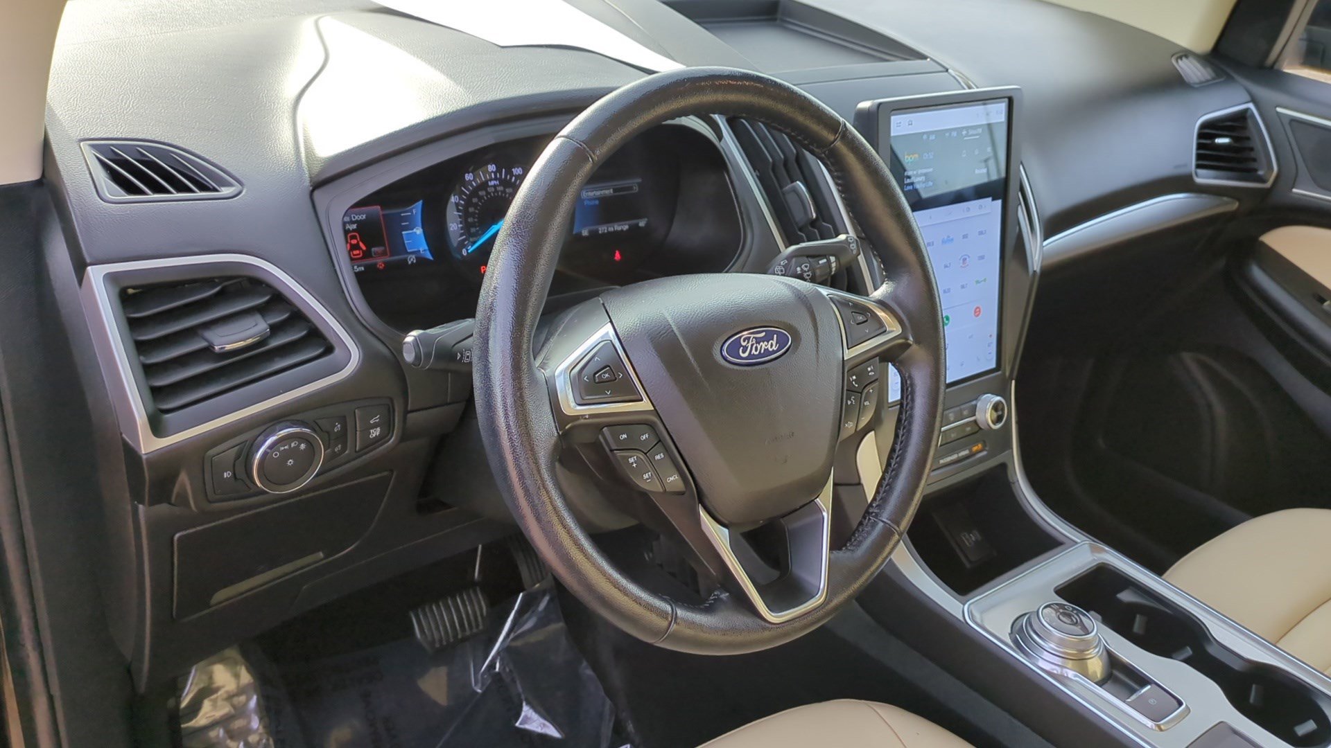 Used 2022 Ford Edge SEL w/ Convenience Package image 14