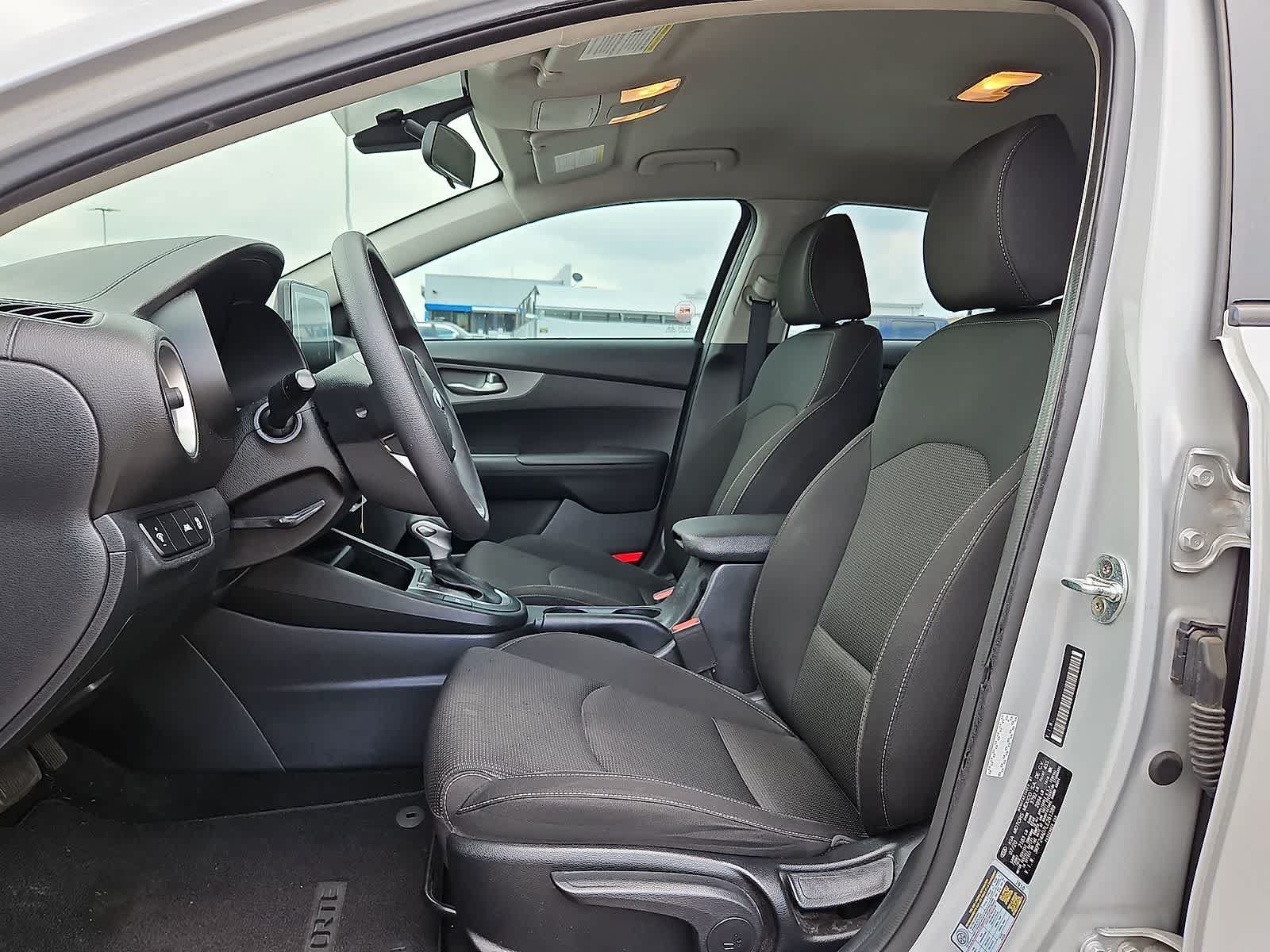 Used 2020 Kia Forte LXS FWD image 23