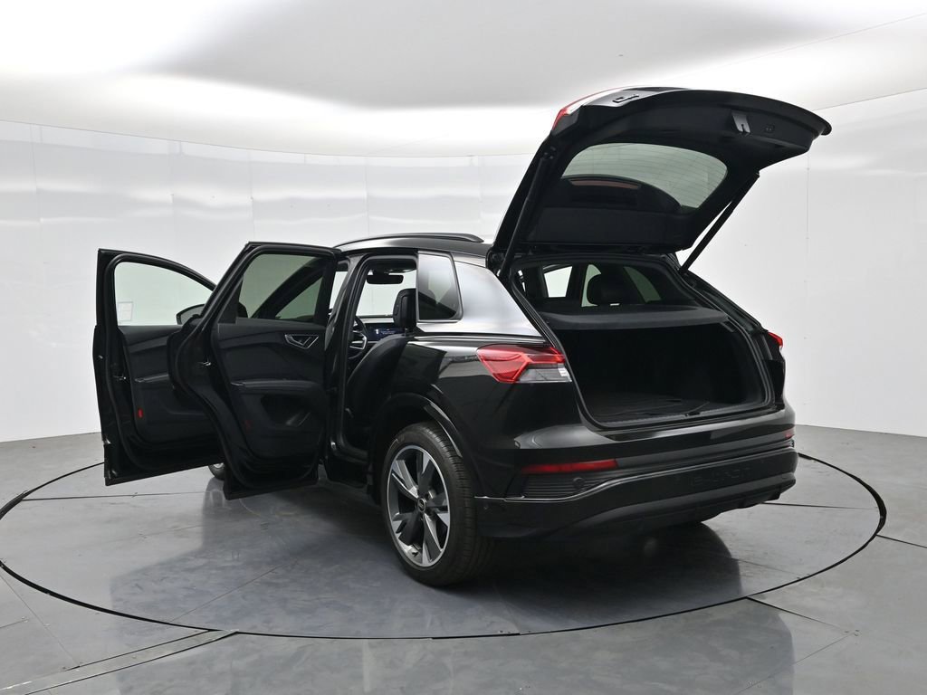 Used 2024 Audi Q4 e-tron Premium Plus w/ Premium Plus AWD/4WD image 3