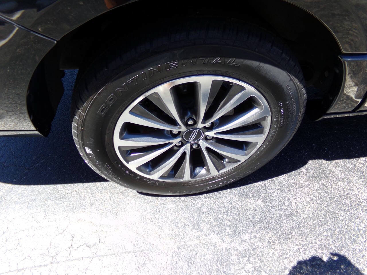 Used 2016 Lincoln Navigator L Select RWD image 50