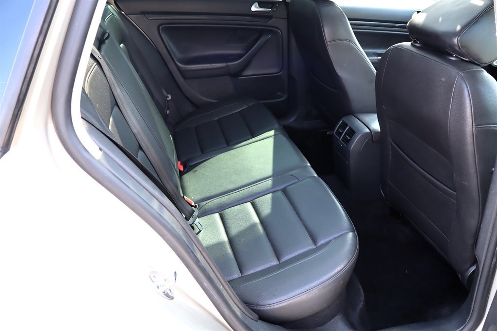 Used 2012 Volkswagen Jetta TDI FWD image 23