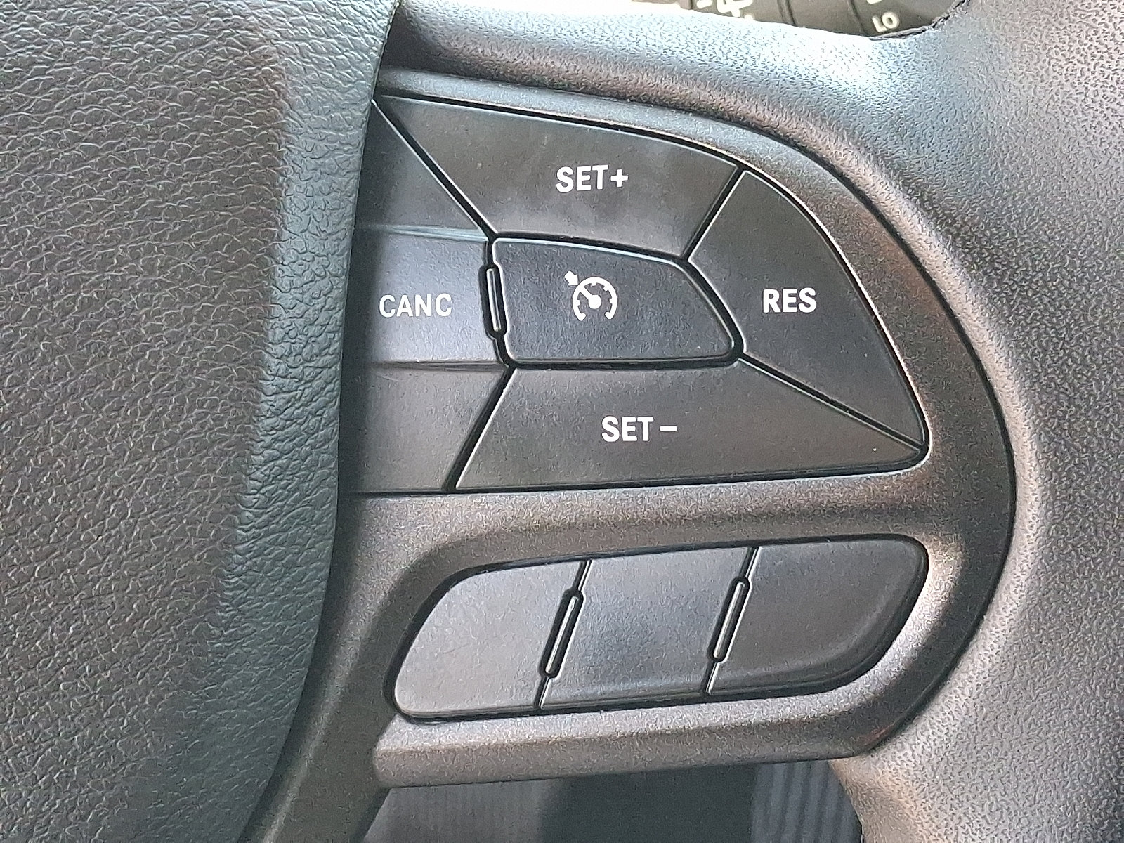 Used 2022 Jeep Cherokee Trailhawk w/ Comfort/Convenience Group AWD/4WD image 22