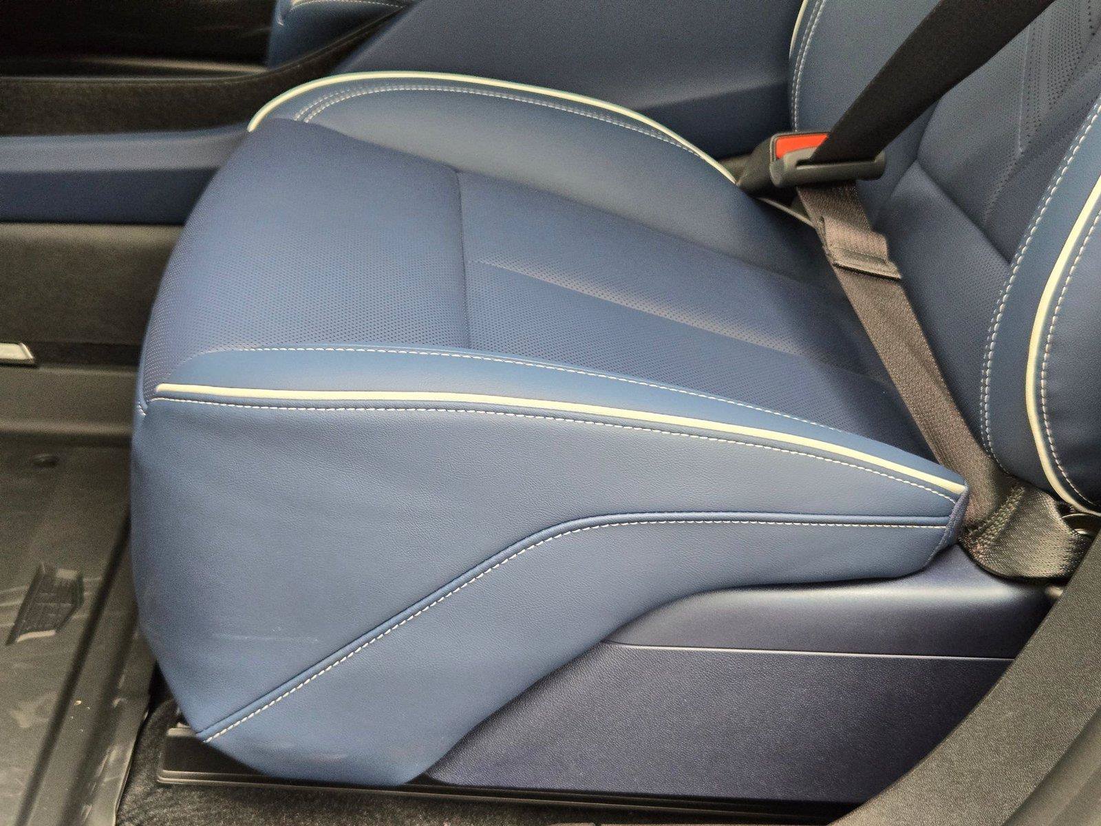 New 2027 Cadillac Optiq Premium Sport w/ LPO, Floor Liner Package AWD/4WD image 28