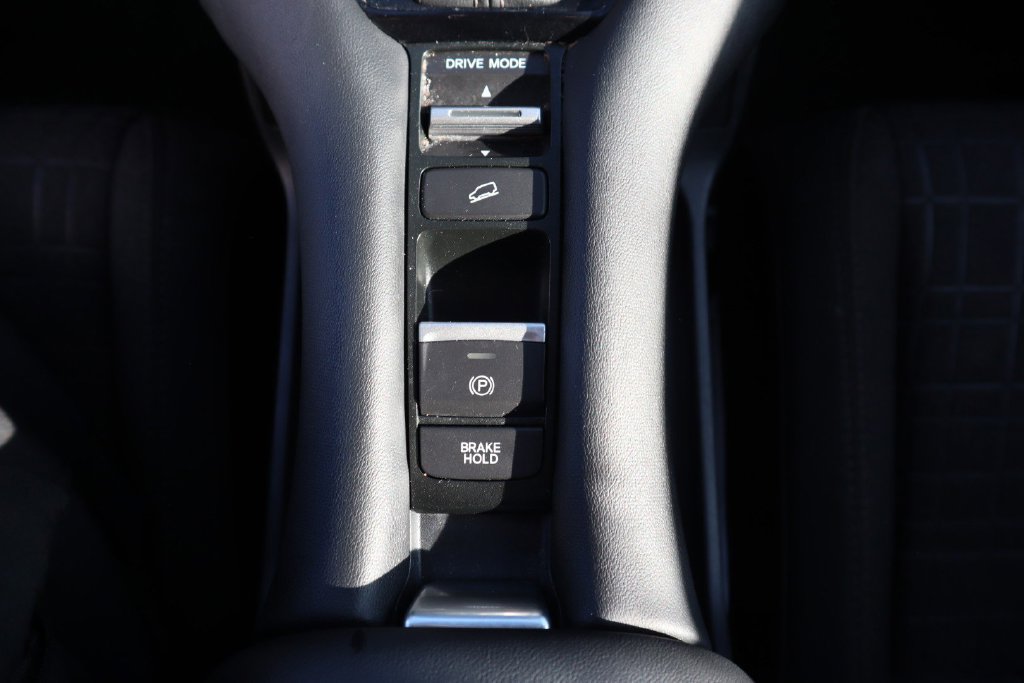 Used 2025 Honda HR-V LX image 18