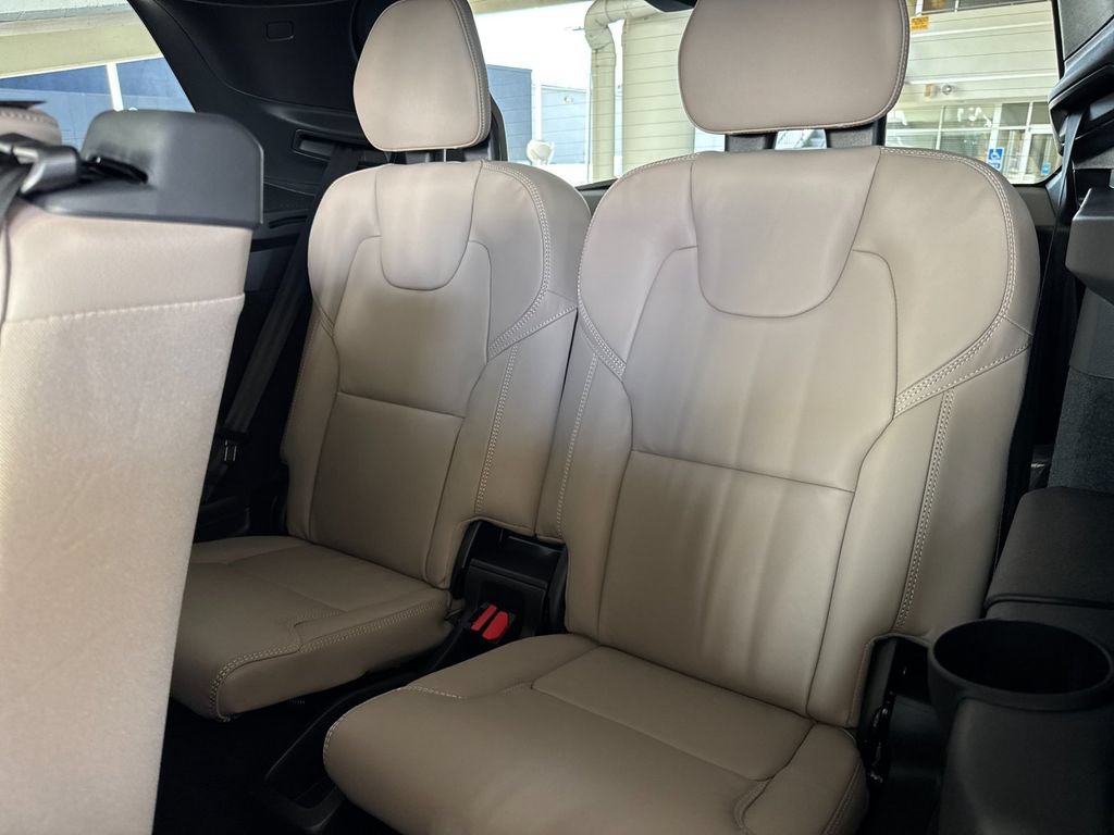 New 2026 Volvo XC90 T8 Ultra w/ Lounge Package AWD/4WD image 14