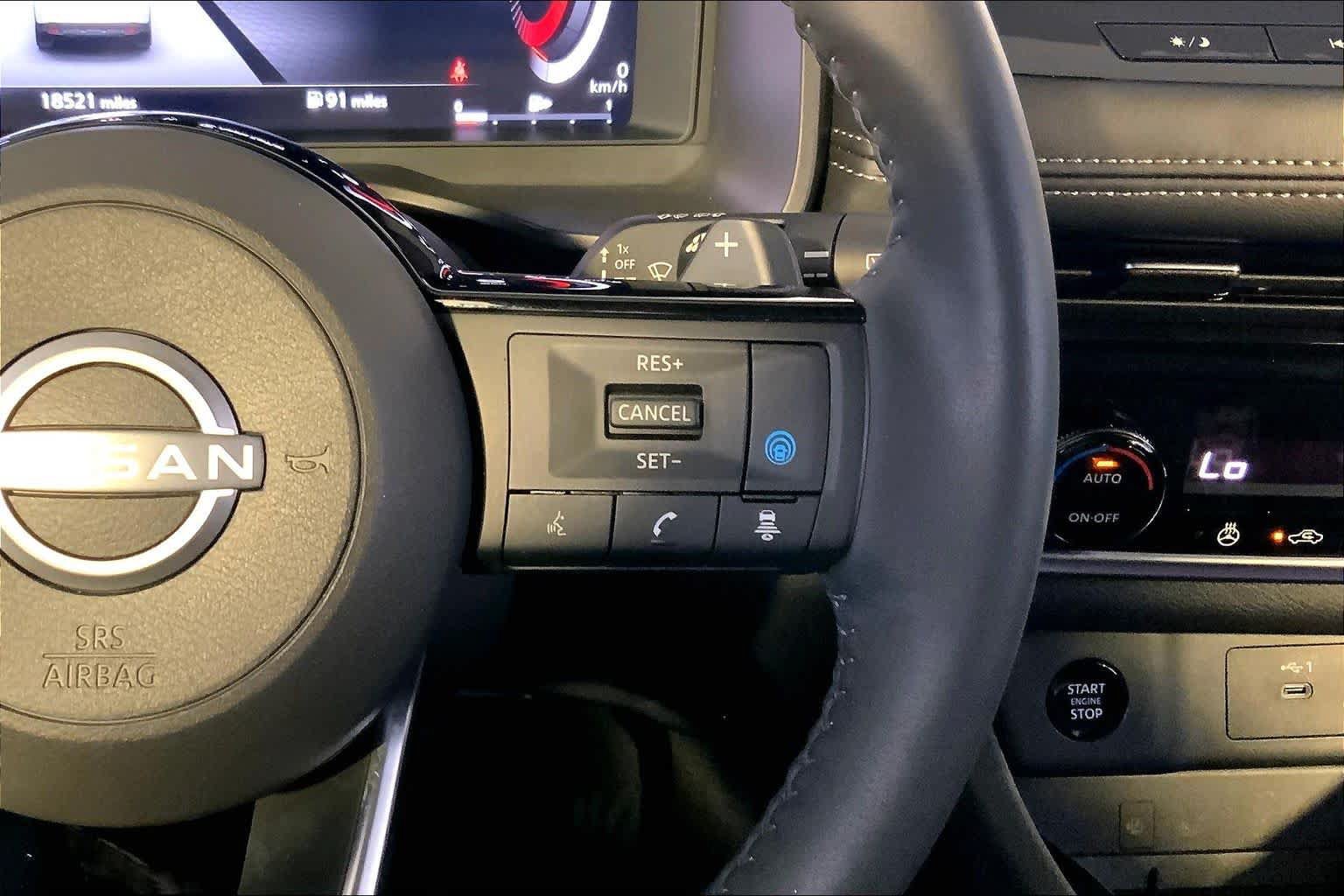 Used 2024 Nissan Rogue SL AWD/4WD image 25