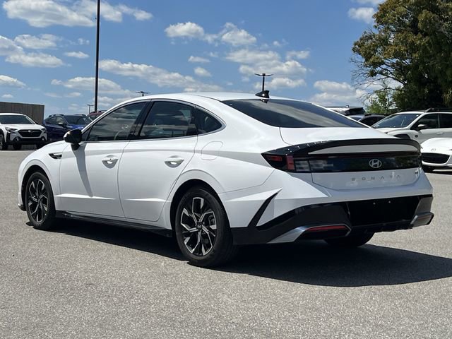 Certified 2025 Hyundai Sonata SEL AWD/4WD image 11