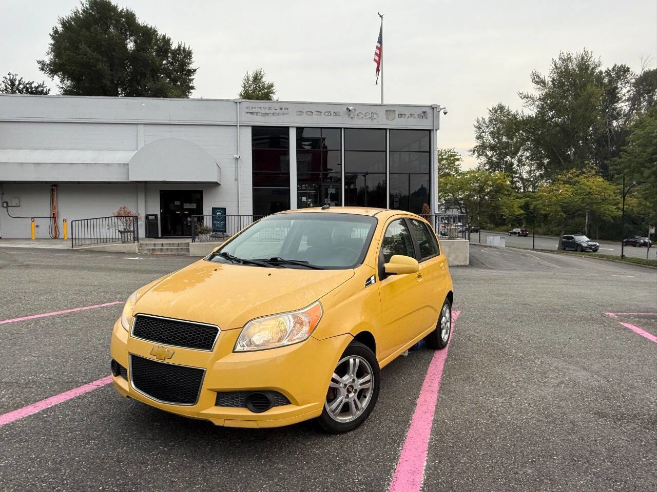 Used 2011 Chevrolet Aveo5 LT w/ Power and Convenience Package image 1