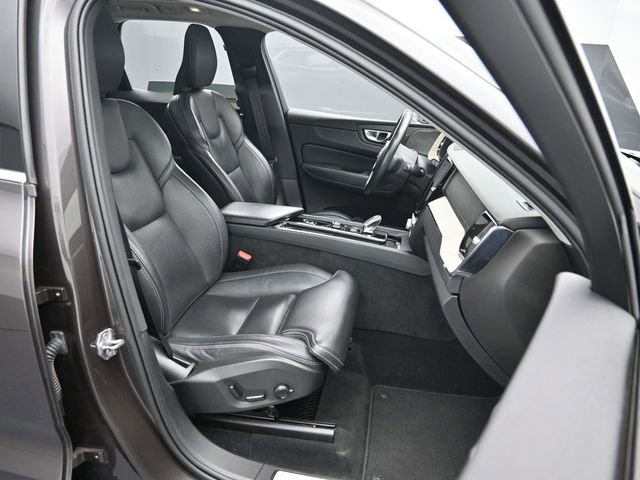 Used 2022 Volvo XC60 B5 Inscription w/ Advanced Package image 24
