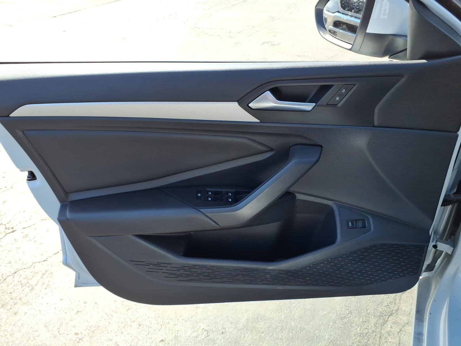 Used 2019 Volkswagen Jetta SE image 15