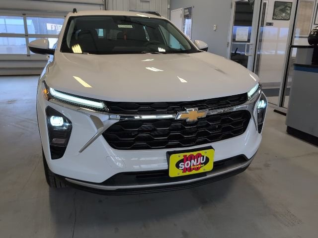 New 2026 Chevrolet Trax LT w/ LT Convenience Package FWD image 32