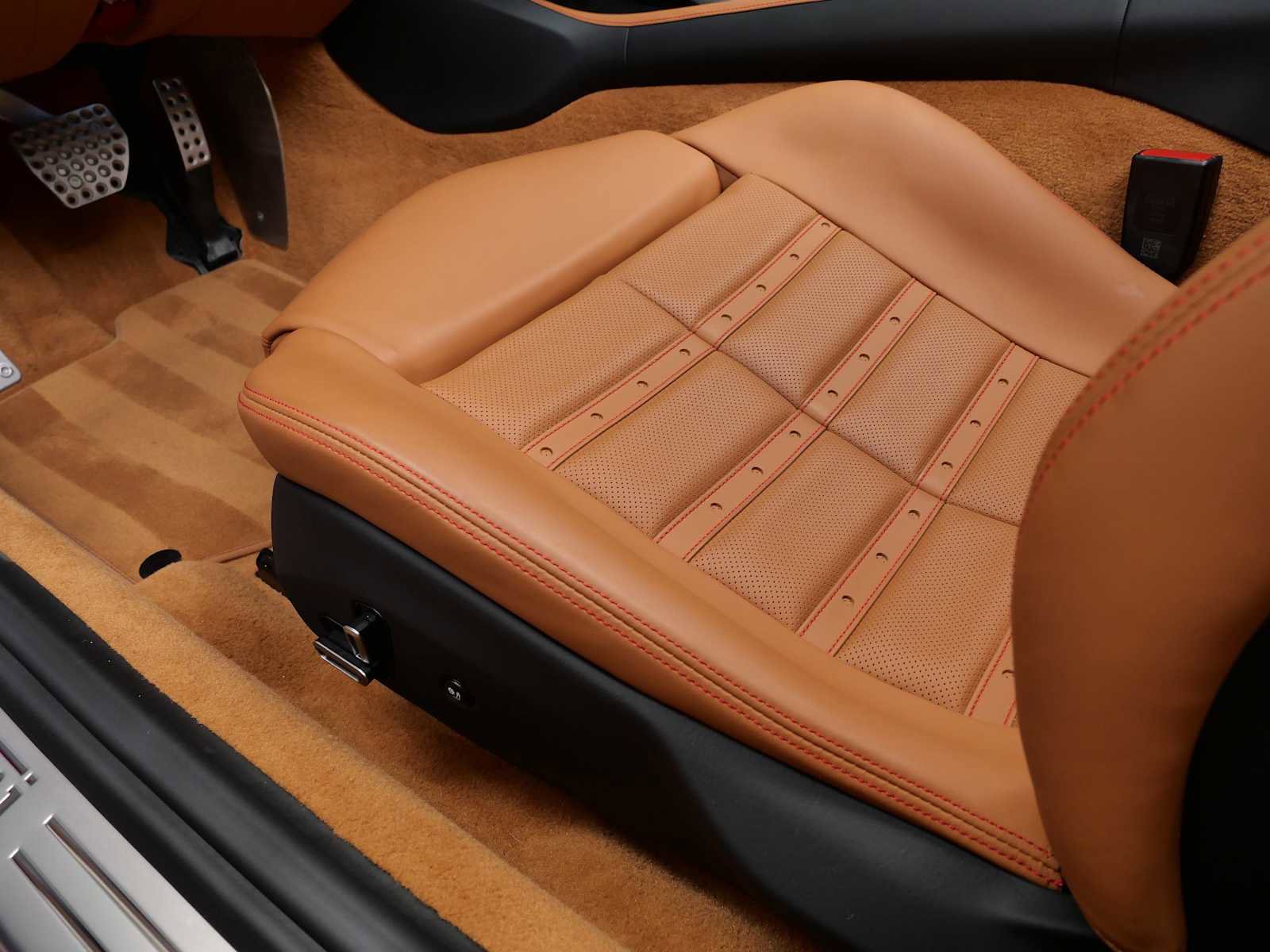 Certified 2022 Ferrari Portofino M image 22