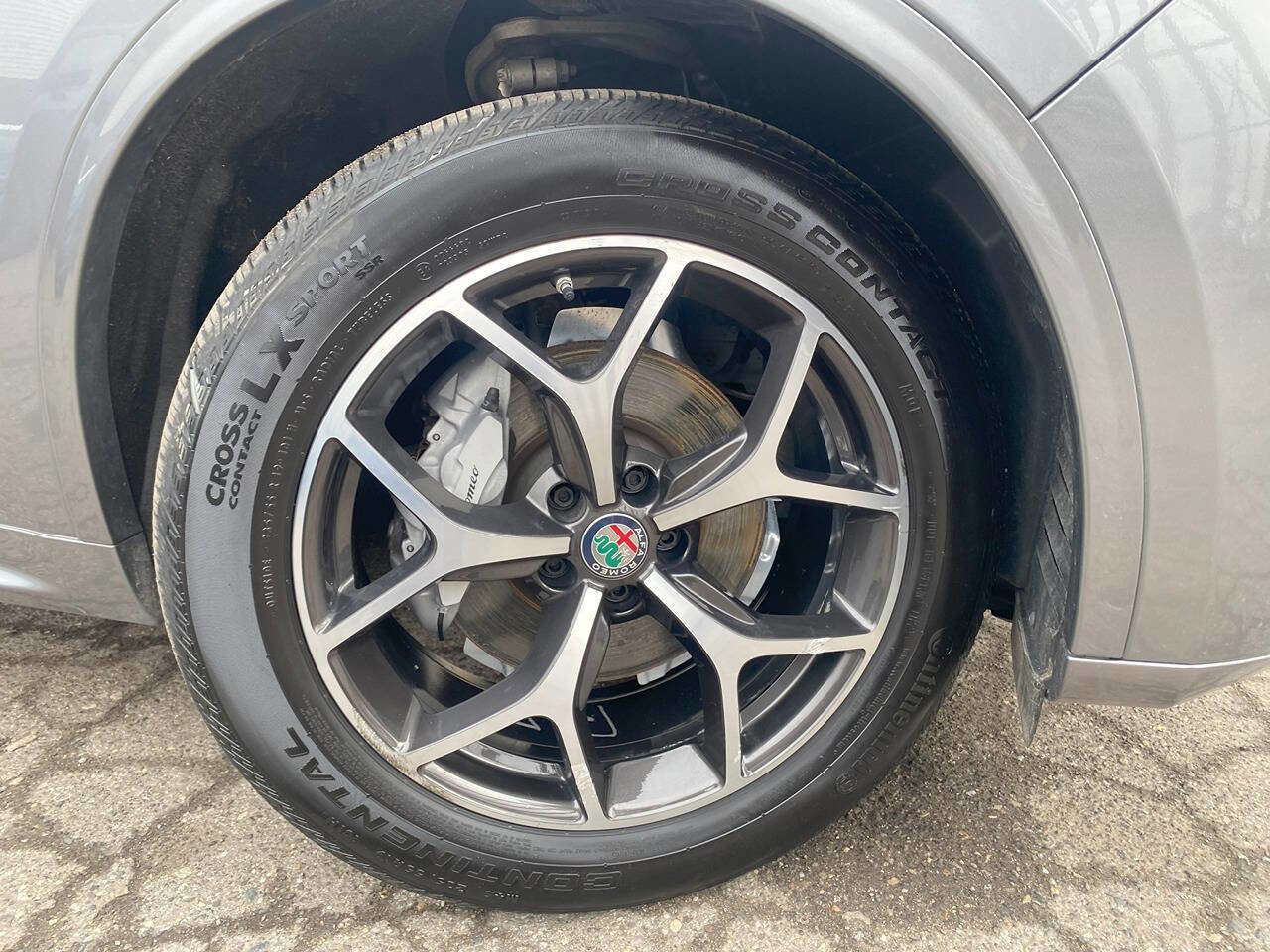 Used 2021 Alfa Romeo Stelvio Ti image 7