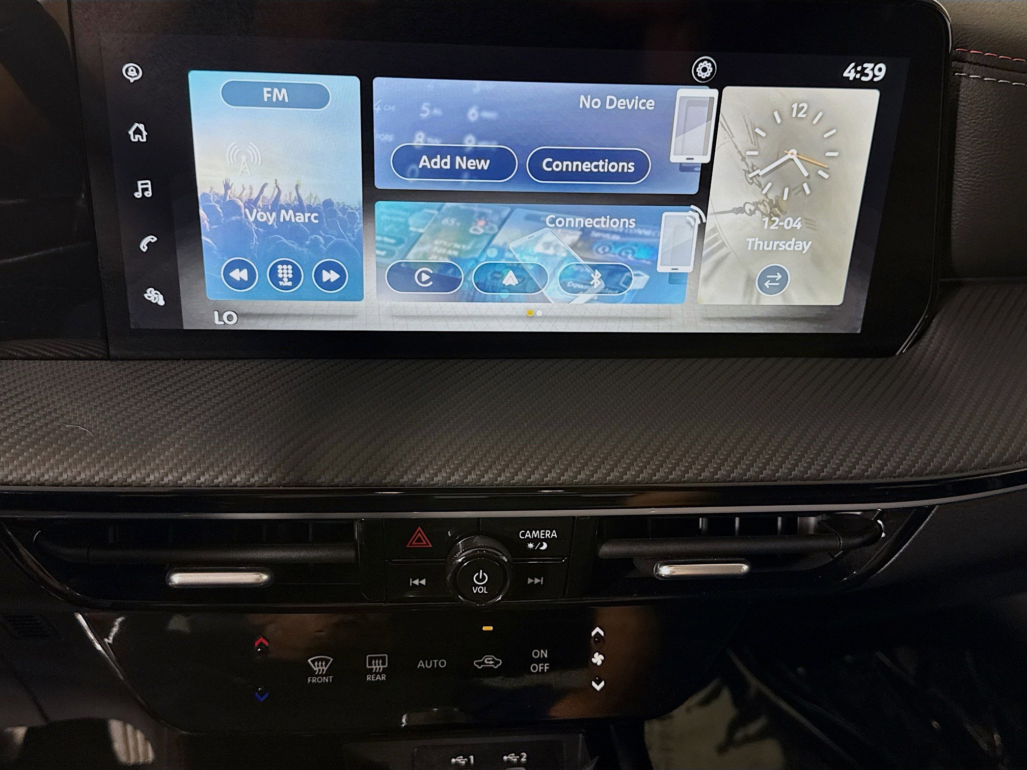 Used 2025 Nissan Kicks SR w/ Interior Electronics Package image 18