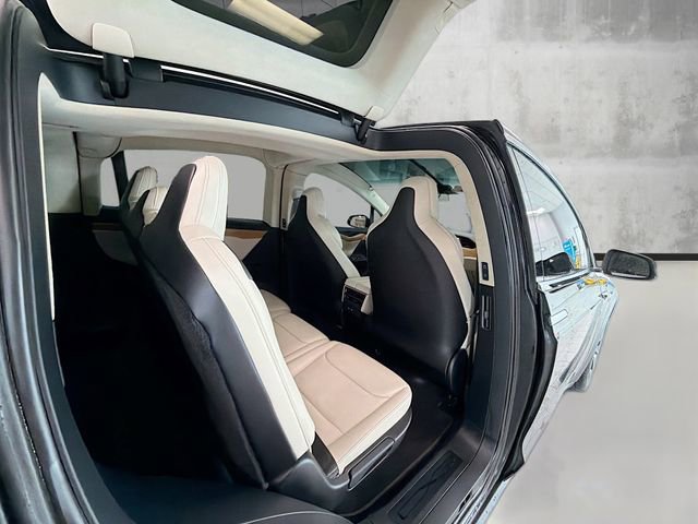 Used 2018 Tesla Model X 75D image 24