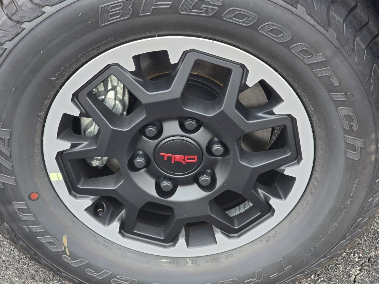 New 2026 Toyota Tacoma TRD Off-Road AWD/4WD image 9