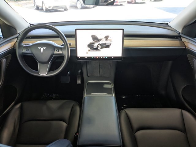 Used 2023 Tesla Model Y Long Range image 17